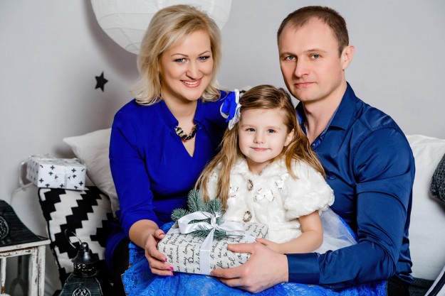Семейная студийная фотосъемка, семейные фотосессии в Киеве, студийный фотопортрет, новогодние семейные фото сессии киев
