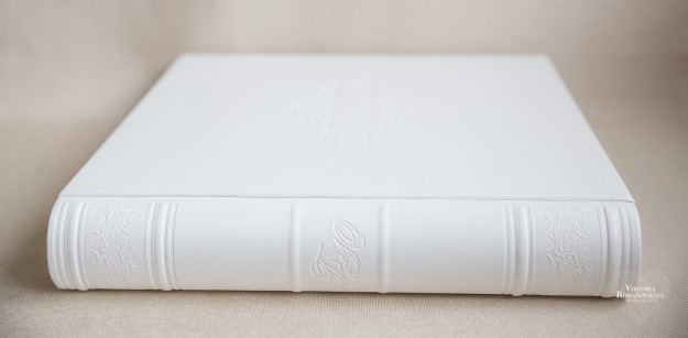 Деталі весільної фотокниги: якісна палітурка та дизайн