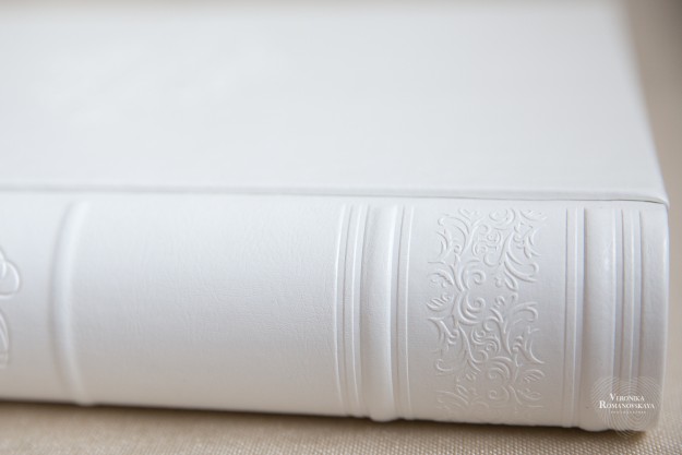 Фотокнига з весільної зйомки Київ: біла еко-шкіра